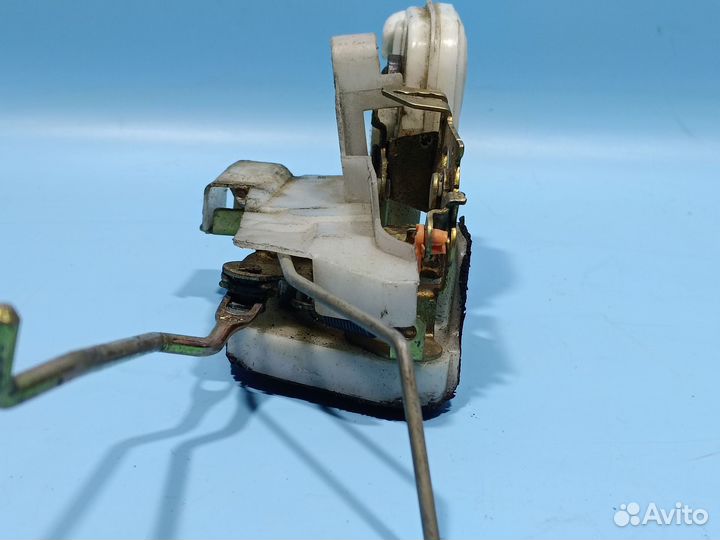 Замок двери передний левый Mitsubishi Outlander