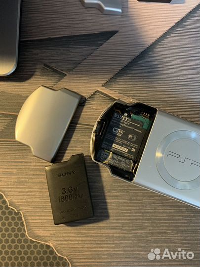 Sony PSP Ice Silver 64gb 400+ игр (Мод) (комплект)