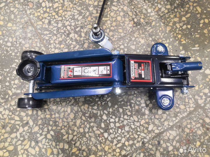 Домкрат подкатной гидравлический 3 тонны