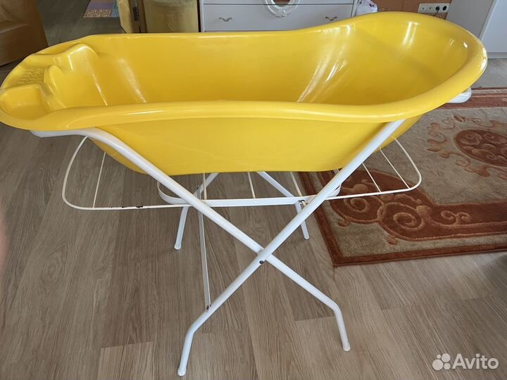 Ванночка для купания с подставкой