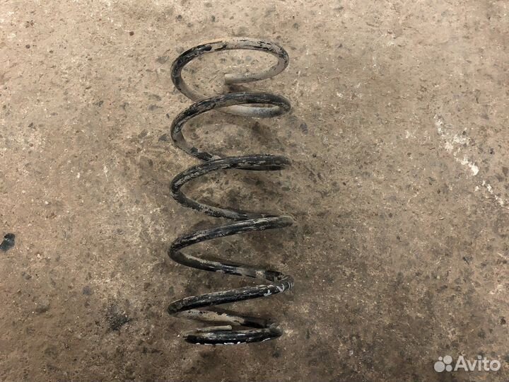 Chevrolet spark пружина передняя