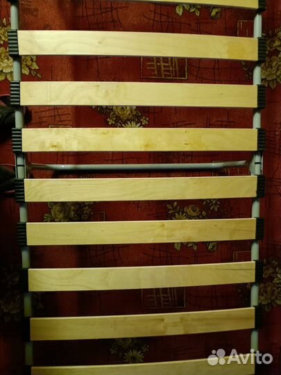 Раскладушка с матрасом на ламелях