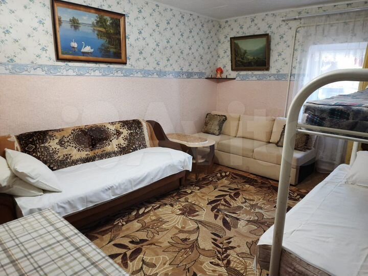 Комната 50 м² в 4-к., 1/1 эт.