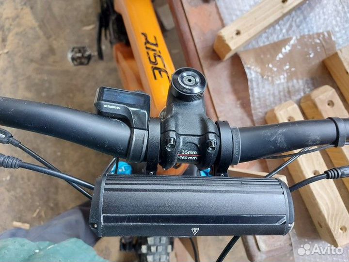 Очень яркая фара 1200 lm 4000 мАч