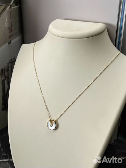 Колье Cartier Amulette Yellow Gold