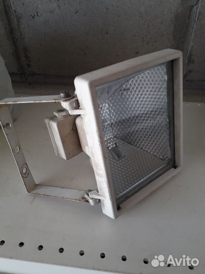 Прожектор галогеновый 500W