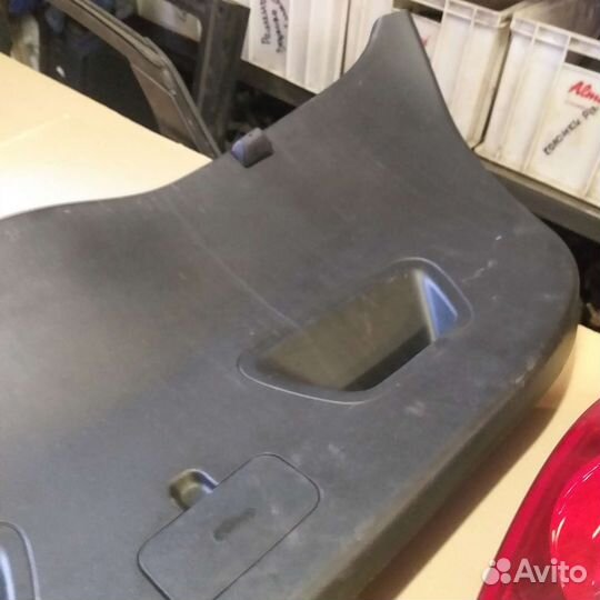 Обшивка крышки багажника kia ceed хетчбэк