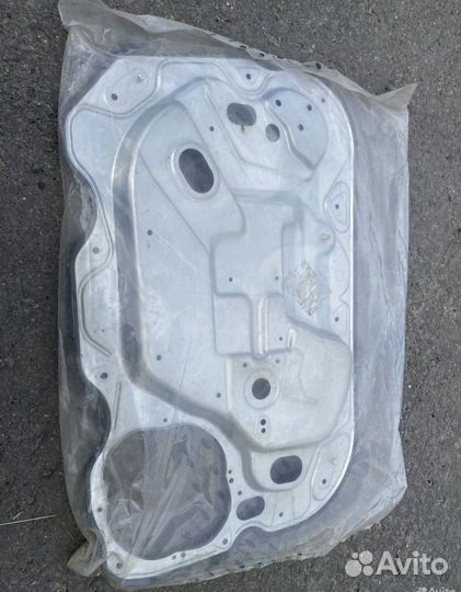 Обшивка передней левой двери Ford Kuga