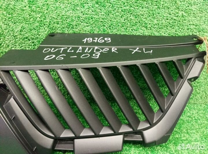 Решетка радиатора Mitsubishi Outlander XL 2006-200