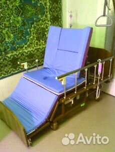 Медицинская кровать для лежачих больных пульт+туaл