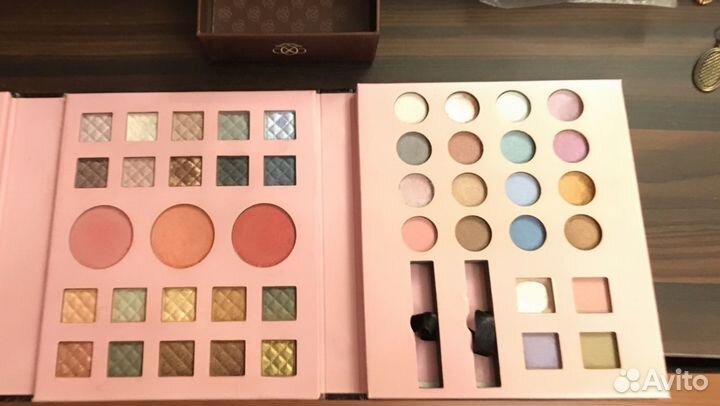 Хайлайтер большая палетка с тенями помада новая