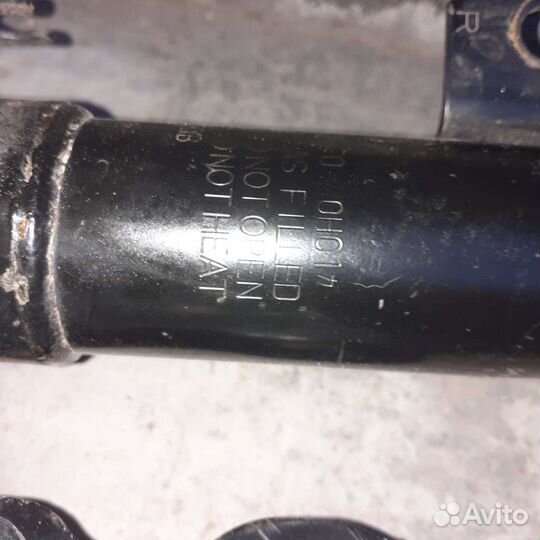 В сборе 2 стойки Suzuki Ignis, пара оригинал FF21S