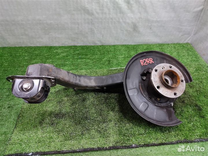 Кулак задний правый BMW X3 (E83) 2004