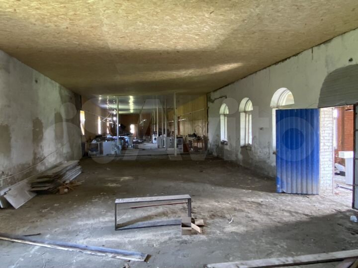 Здание, 300 м²