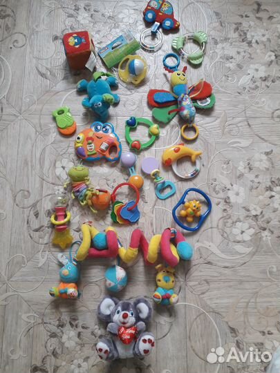 Игрушки развивающие, погремушки