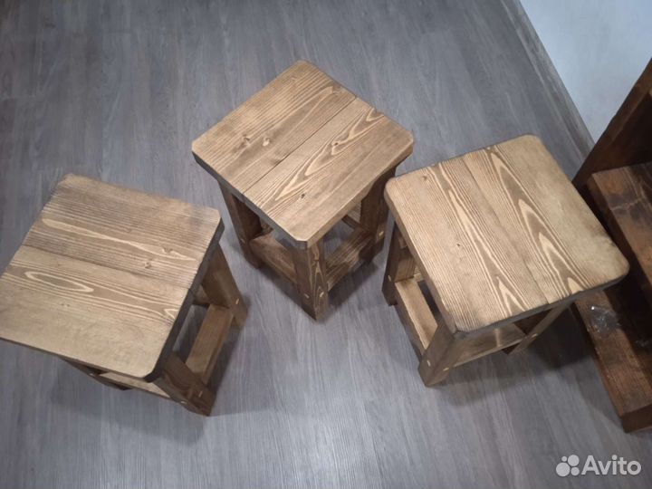 Табурет из массива сосны ручной работы
