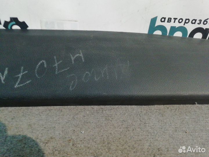 Обшивка двери багажника верхняя 81761-F1000 Kia