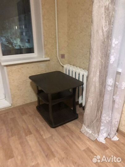 Столик для телевизора