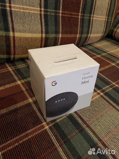 Умная колонка Google Home Mini