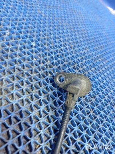 Задний левый датчик abs Renault Logan 1 седан 2009