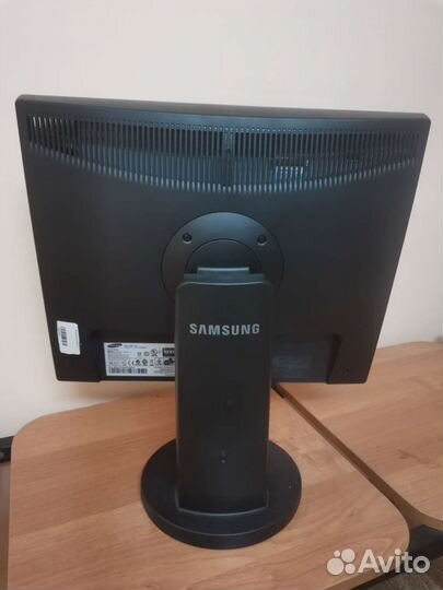 Монитор Samsung 943T диагональ 19