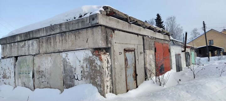 Гараж, > 30 м²