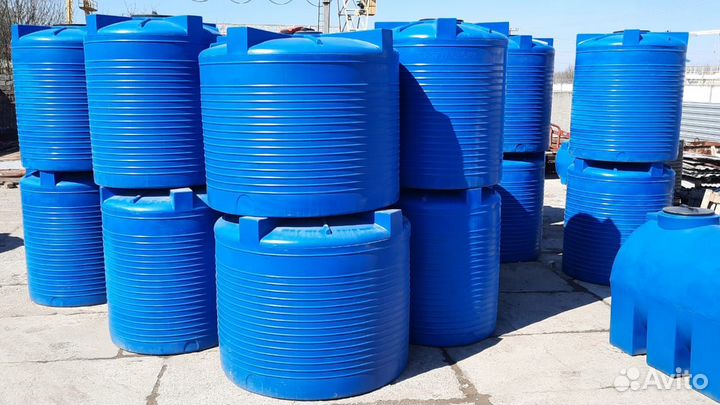 Емкость пластиковая вертикальная 3000 литров