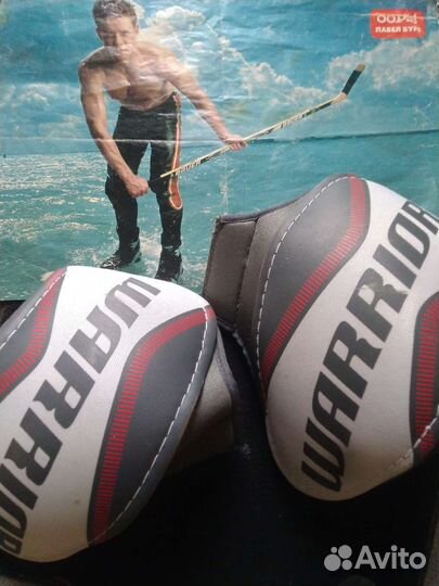 Наплечники от хоккейного нагрудника