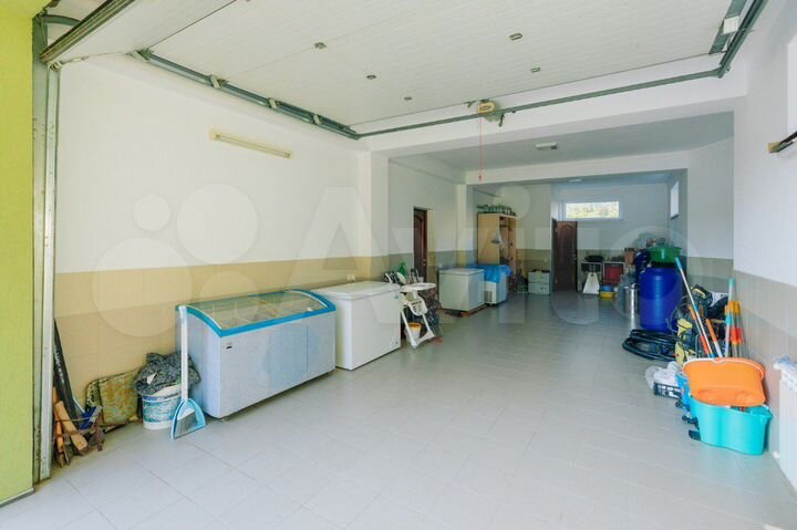 Дом 439 м² на участке 14 сот.