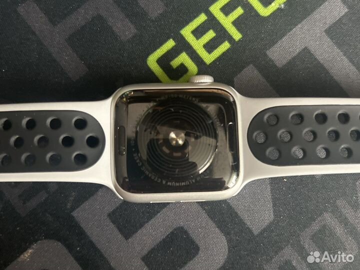 Apple watch se x nike