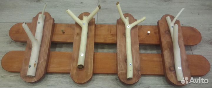 Вешалка настенная деревянная