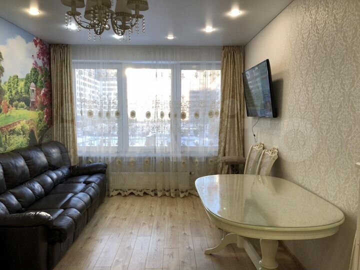 3-к. квартира, 90 м², 3/17 эт.