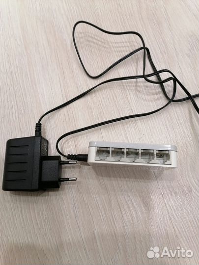 Коммутатор D-Link DES-1005C