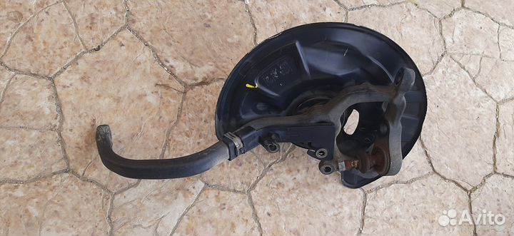 Поворотный кулак передний Mercedes W211 W219