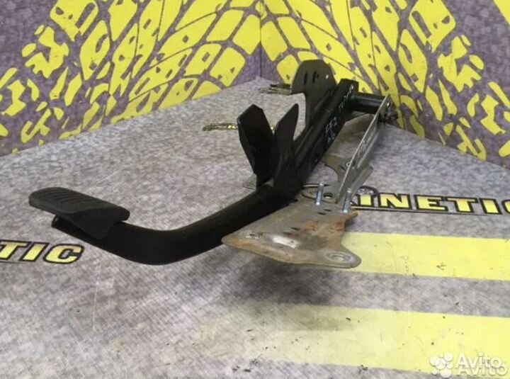 Педаль тормоза Ford Focus Фокус 2 МКПП