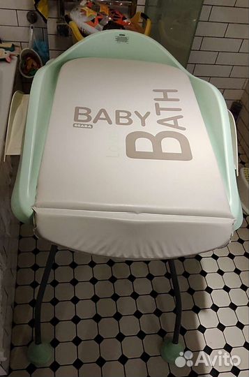 Пеленальный столик и ванночка Beaba