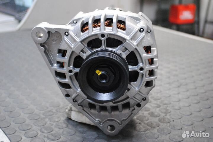 Генератор Audi A4, A6, VW Passat 1.8, 1.8T 70А