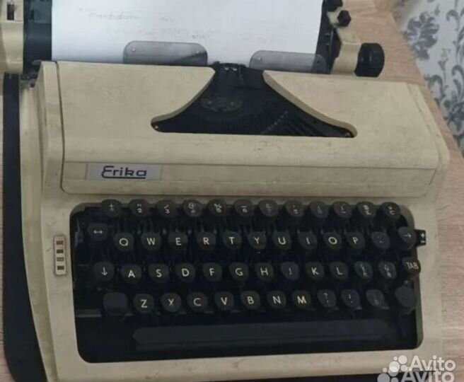 Печатная пишущая машинка