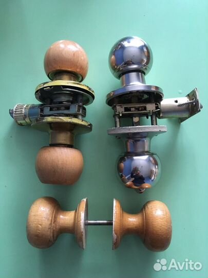 Ручка дверная межкомнатная с защелкой