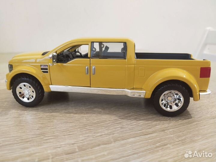 Модель 1:31, Ford F-350 Super Duty