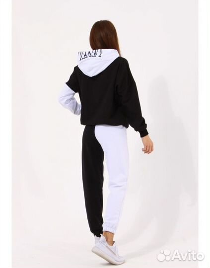 Новый Спортивный костюм женский