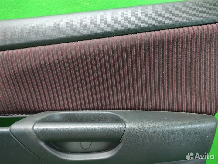 Обшивка двери передней правой Mazda 3 (BK) 2005