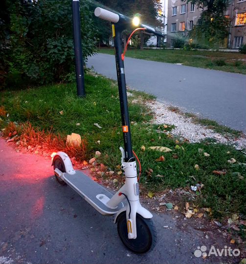 Электросамокат Xiaomi Mi Electric Scooter 3