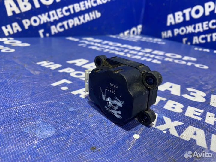 Моторчик заслонок отопителя Mercedes-Benz W220