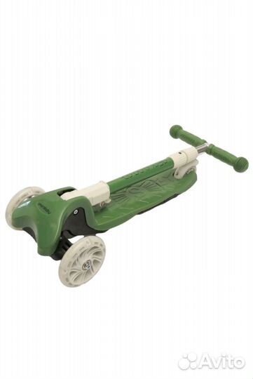 Самокат трехколесный Amarobaby зелёный
