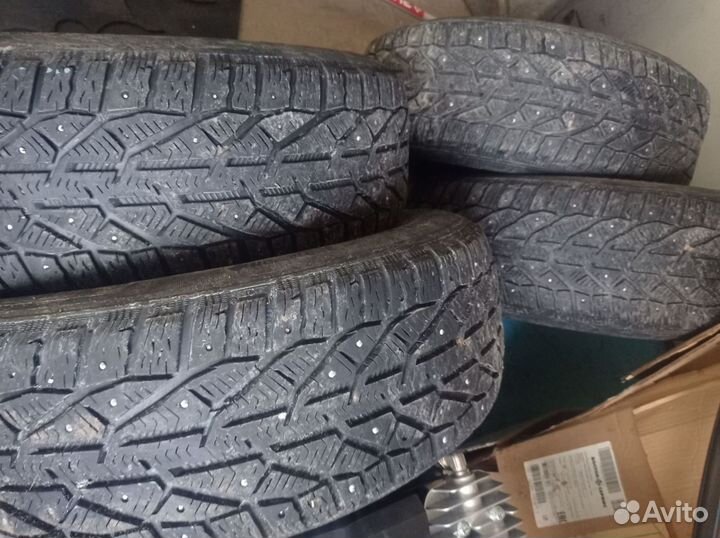 Tigar SUV Ice 215/65 R16 102T