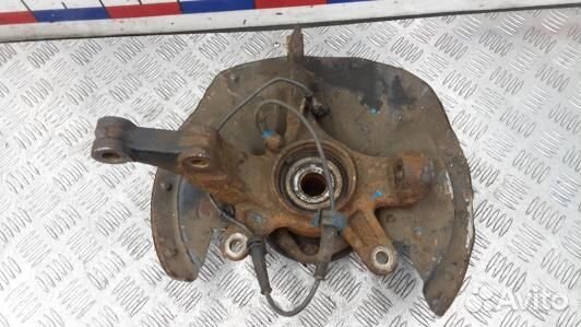 Ступица передняя правая honda civic 8 (YNI17N901)