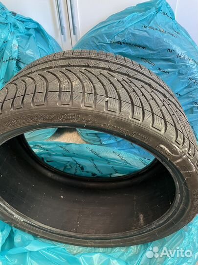 Michelin Pilot Alpin PA4 245/35 R20 и 275/30 R20 97W