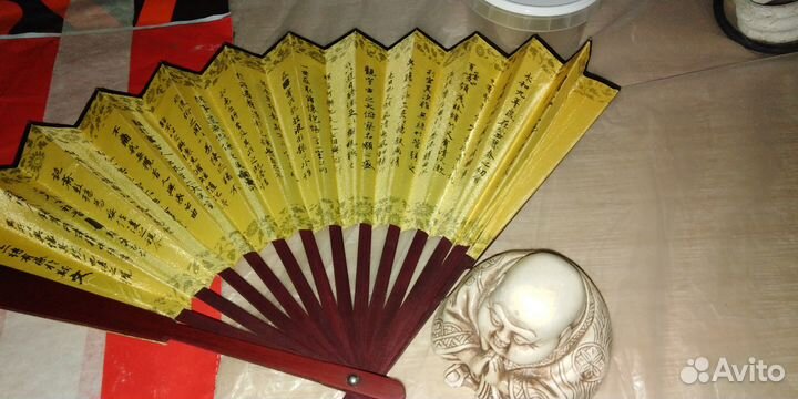 Китайский божок и веер цена за лот