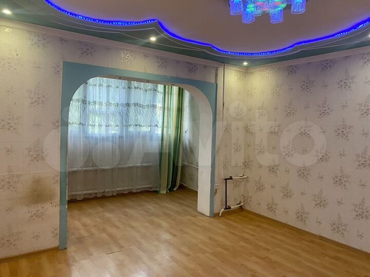 2-к. квартира, 58 м², 1/9 эт.